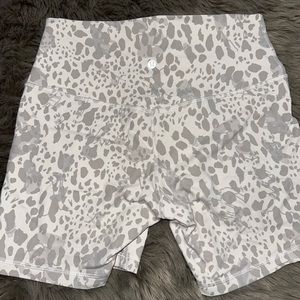 Align shorts size 8!